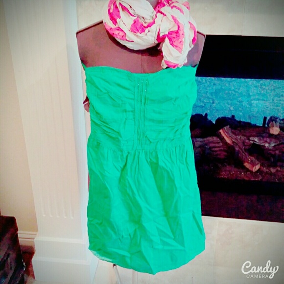 Green strapless cotton dress
