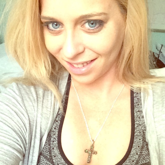 Silver Cross and Chain - Picture 1 of 4