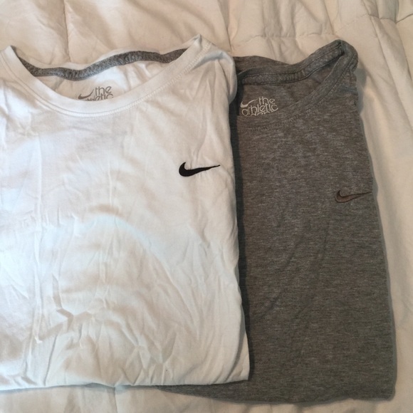 Bundle: two Nike athletic shirts!