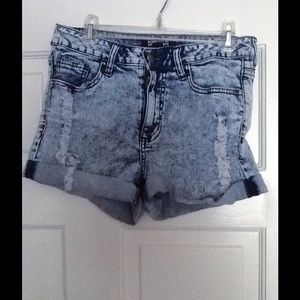 ACID WASH HIGH WAISTED SHORTS