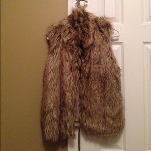 NWOT med Furr Vest