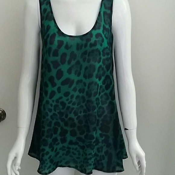 Top - Picture 2 of 3