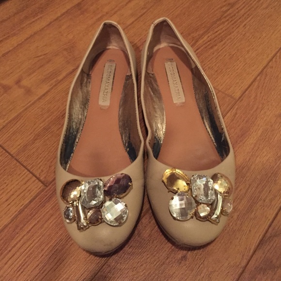 BCBG MAXAZRIA ballet flats size 5.5-6.0