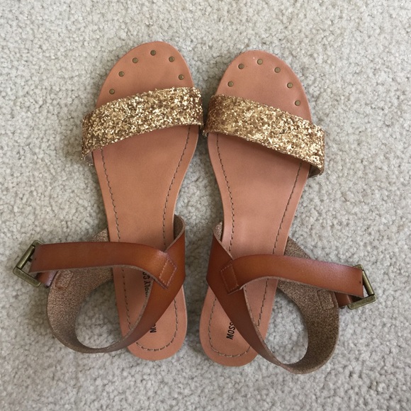 Pre-LOVED Mossimo tan/glitter gold sandals in Sz 8