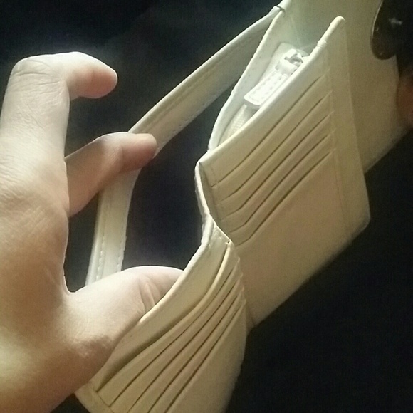 Coach Wallet - Picture 4 of 4