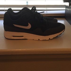 Nike Air Ultra Moire 1: size 7