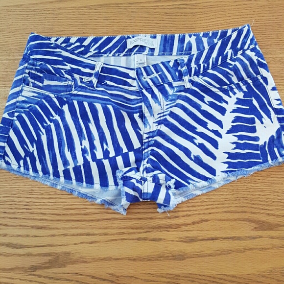 WORN ONCE: EXPRESS BLUE & WHITE PRINT SHORTS