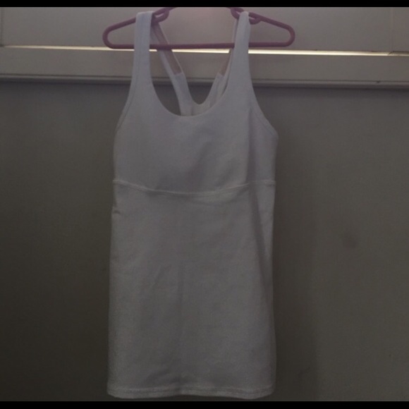 White lululemon tank size 2