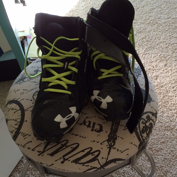 GIVING AWAY Under Armour Football Cleats Mens sz12