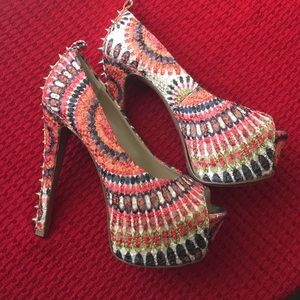 Wild pair Stunning multicolor shoe