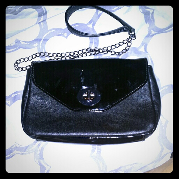 Cross over black bag