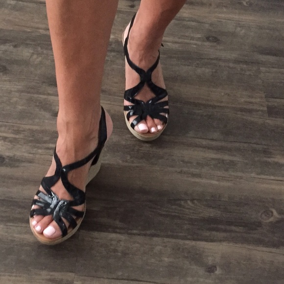 Callisto black patent platforms