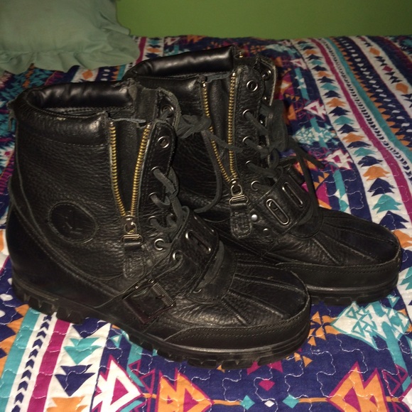 Polo Ralph Lauren women's Quanita boot  SZ.8