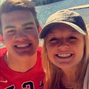 Meet your Posher, Caitlin