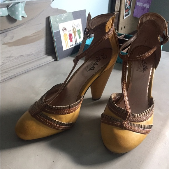 Seychelles T-Strap Yellow heels