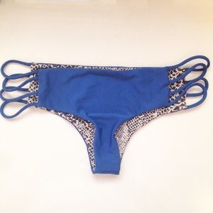 Acacia Swimwear Molokai bottoms in peahi M