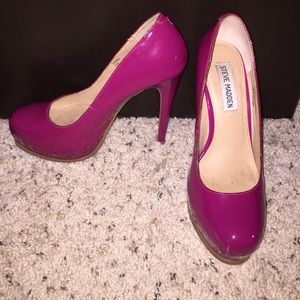 Fushia pumps