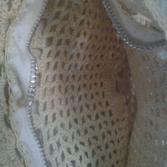 **PRICE DROP** Crocheted wristlet-Vintage - Picture 2 of 3