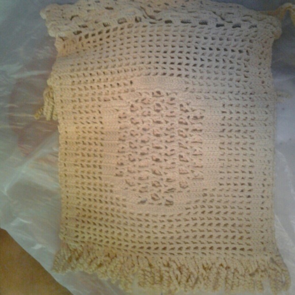 **PRICE DROP** Crocheted wristlet-Vintage - Picture 3 of 3