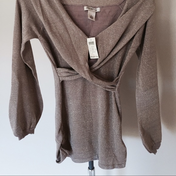 Metallic long sleeve cross over top - Picture 2 of 4