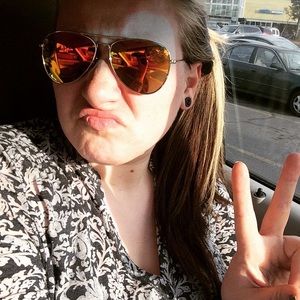 Meet your Posher, Erika