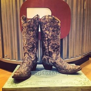 Corral boots size 7 1/2