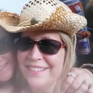 Meet your Posher, Lena