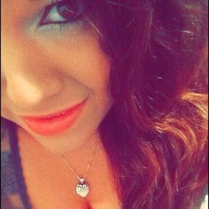 Meet your Posher, Leah