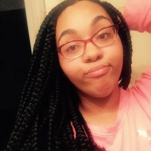 Meet your Posher, Deondra