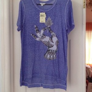 Stylish Lucky Brand Graphic Tee (traded)