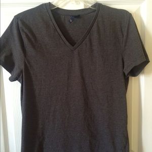 A black v neck.
