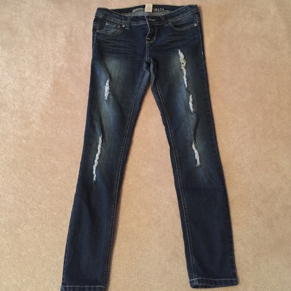 Distressed jeans - Picture 1 of 3