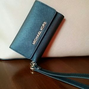 Black MK 5/5s iPhone wallet