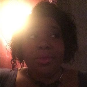 Meet your Posher, Corrine