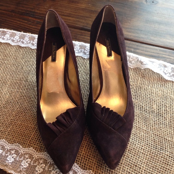 Daisy Fuentes suede heels