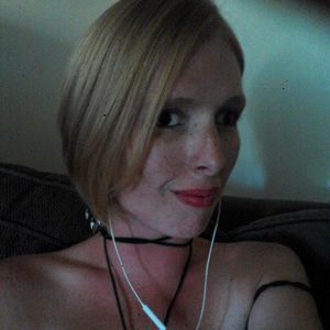 Meet your Posher, Caitlin