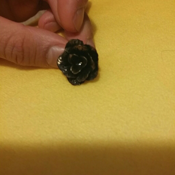 Flower earrings - Picture 3 of 3