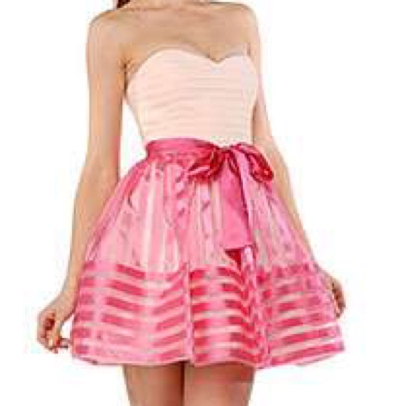 Betsey Johnson strapless pink dress