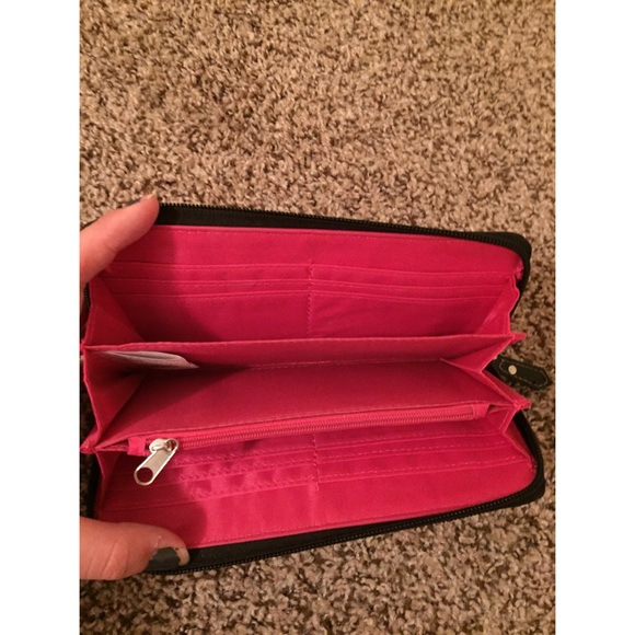 Ladies Wallet - Picture 2 of 3