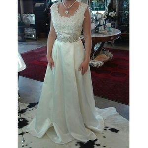 LAST CHANCE Vintage style Wedding dress