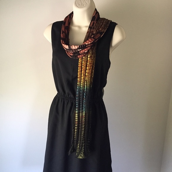 🚫SOLD🚫 NY&Co. Colorful Scarf - Picture 3 of 4