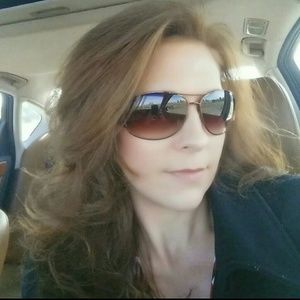 Meet your Posher, Deborah