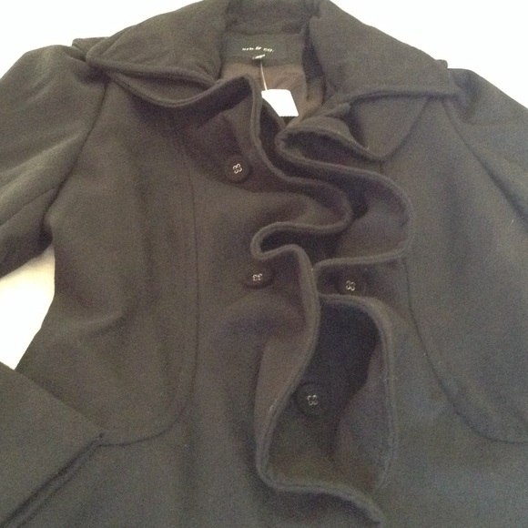 🔥DOUBLE LINED BLACK RUFFLE PEACOAT🔥NWT🔥 - Picture 2 of 3