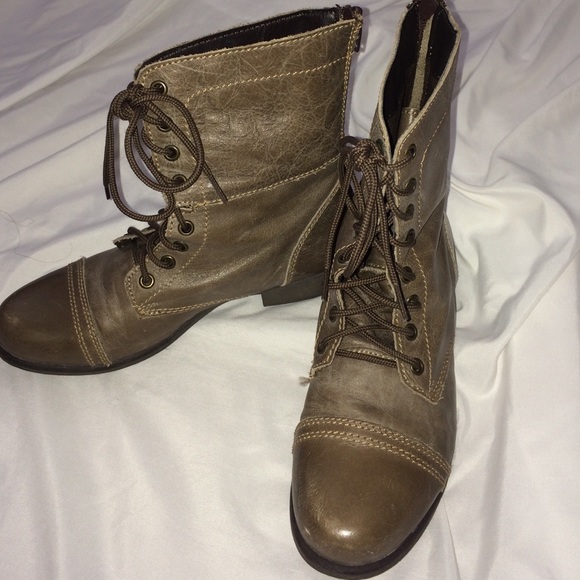 STEVE MADDEN COMBAT BOOTS