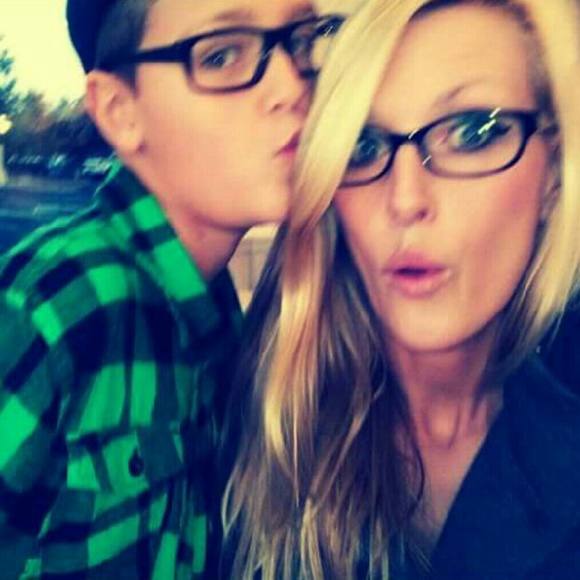 Meet your Posher, Robin - Picture 2 of 4