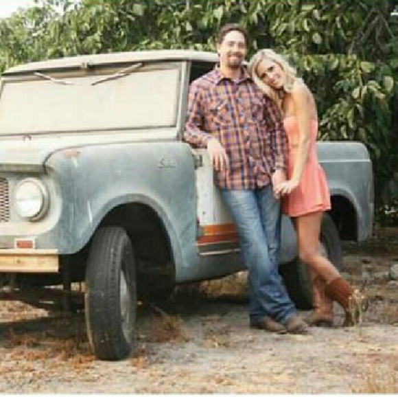 Meet your Posher, Robin - Picture 3 of 4