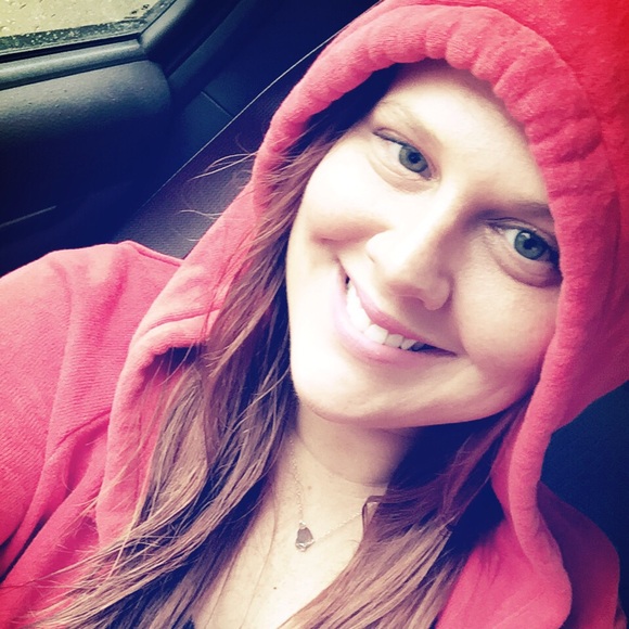 Meet your Posher, Brandy - Picture 2 of 4