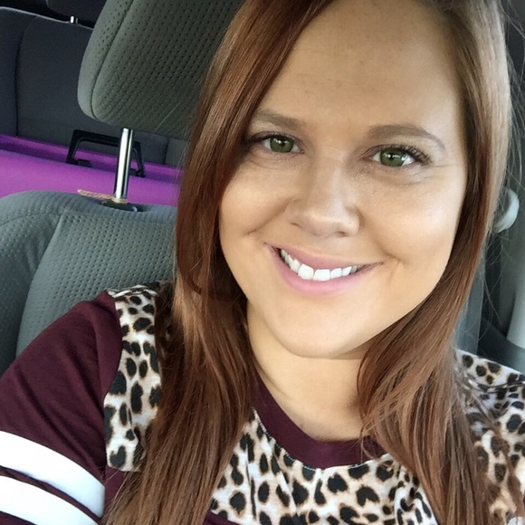 Meet your Posher, Brandy - Picture 3 of 4