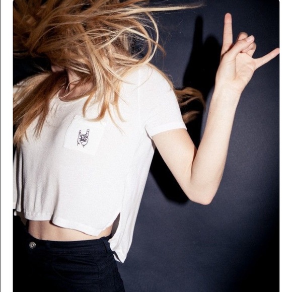 ❌SOLD❌ Brandy "rock on" Cropped t-shirt - Picture 2 of 2