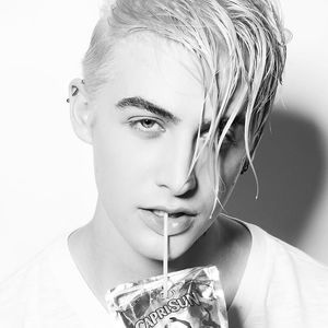 Meet your Posher, Ethan